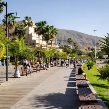 Lejlighed With Mountain Views In Cristianos